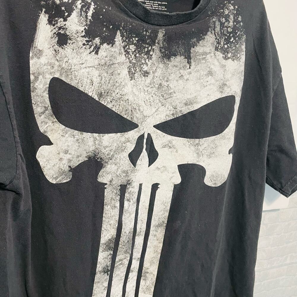 Mad Engine Marvel Punisher T-shirt size 2XL, Men Tall P2 P 24" Length 28" - Picture 2 of 6